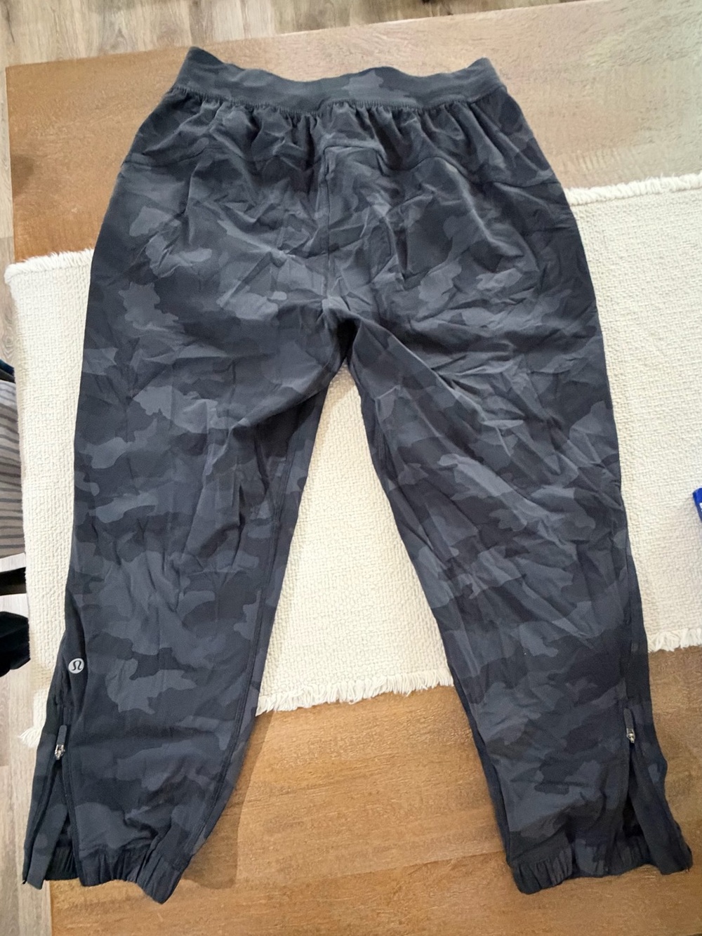 Lululemon Adapted State cropped camo jogger SIZE 6
